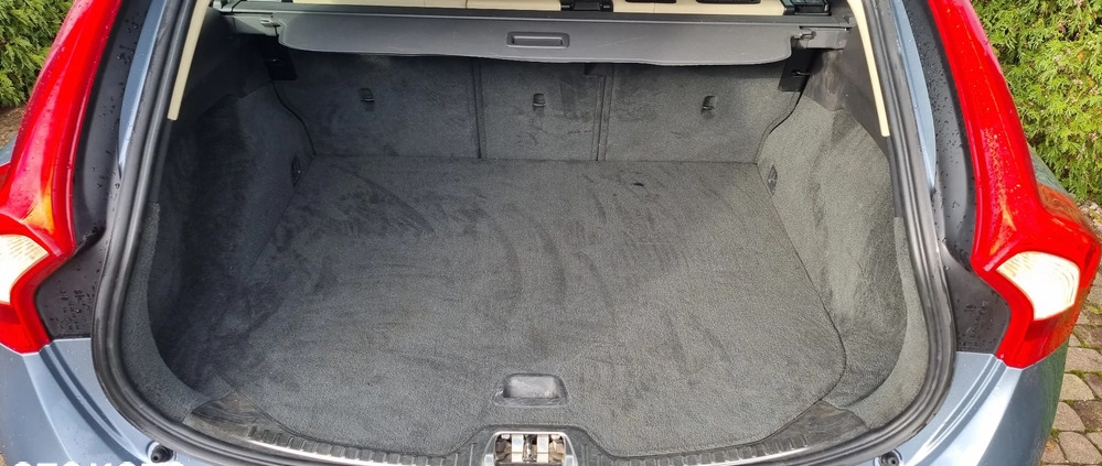 Volvo V60 cena 74900 przebieg: 65000, rok produkcji 2017 z Sieradz małe 631